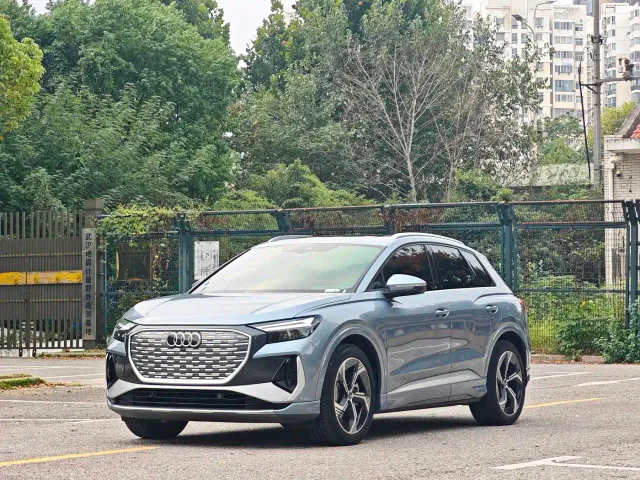 Фотография автомобиля — Audi Q4 e-tron