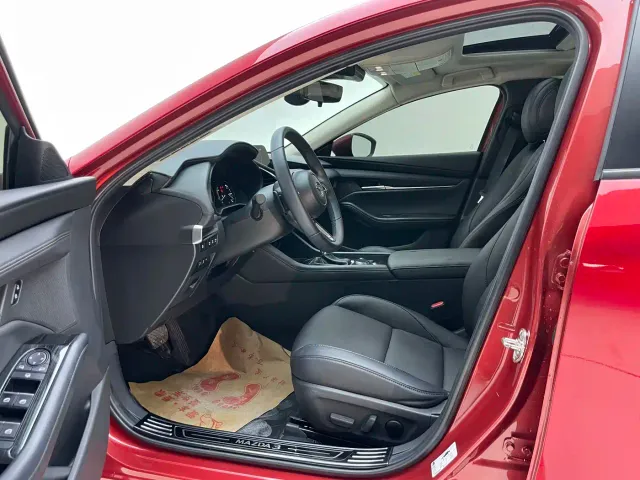 Mazda Axela — Фото автомобиля 14