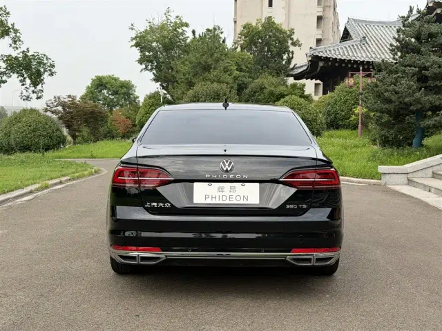 Volkswagen Phideon — Фото автомобиля 5