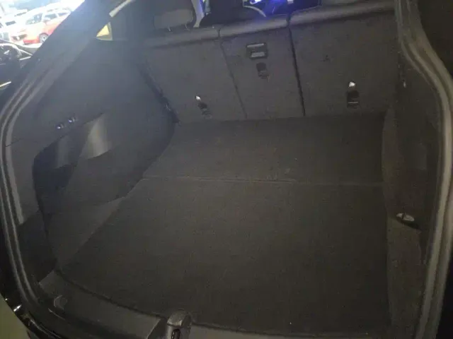 Tesla Model Y — Фото автомобиля 4