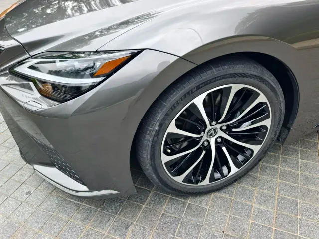 Lexus LS — Фото автомобиля 15