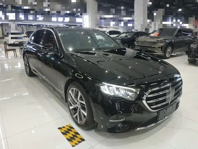 Mercedes-Benz E-Class — Фото автомобиля 21