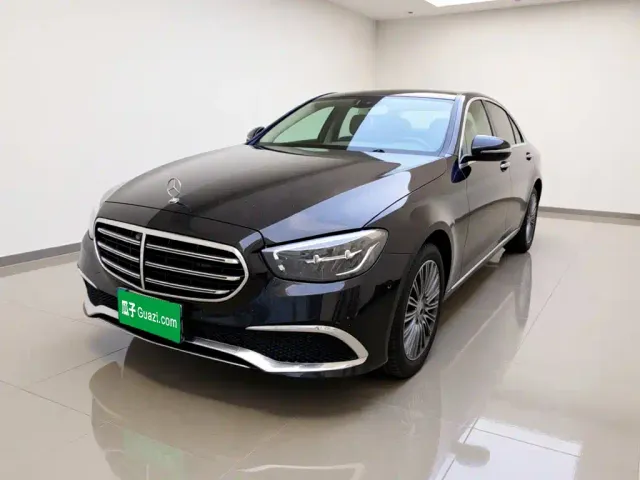 Mercedes-Benz E-Class — Фото автомобиля 22