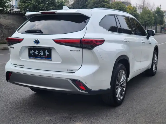 Toyota Highlander — Фото автомобиля 7