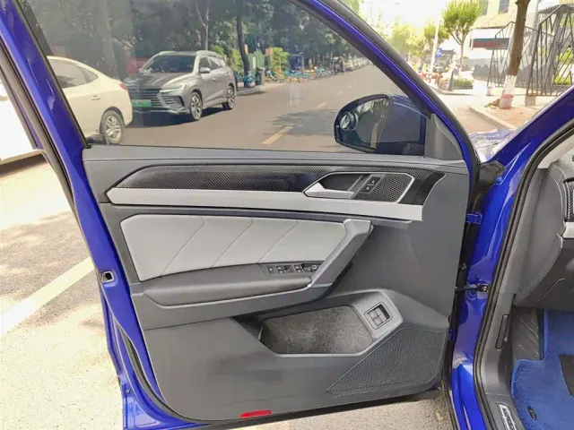Volkswagen Tayron GTE Plug-in Hybrid — Фото автомобиля 6