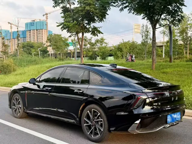 Hongqi H6 — Фото автомобиля 9