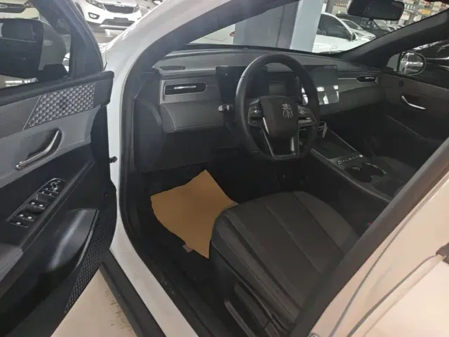 BYD Qin PLUS — Фото автомобиля 15