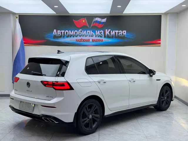 Volkswagen Golf — Фото автомобиля 4