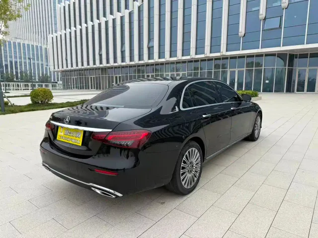 Mercedes-Benz E-Class — Фото автомобиля 9