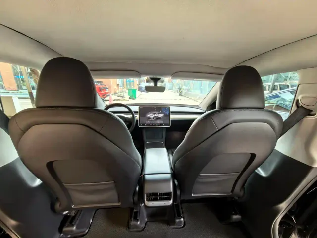 Tesla Model Y 2022 Facelift Rear-Wheel Drive Version — Фото автомобиля 12
