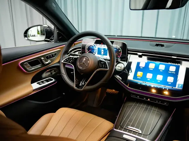 Mercedes-Benz E-Class — Фото автомобиля 11