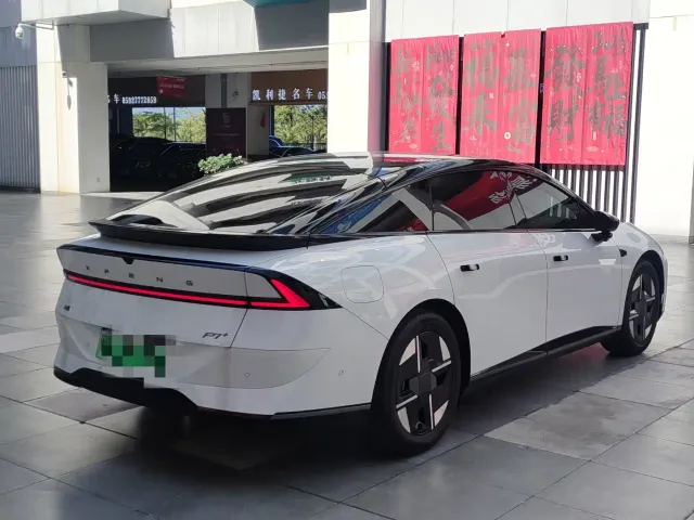 Xpeng P7+ — Фото автомобиля 9