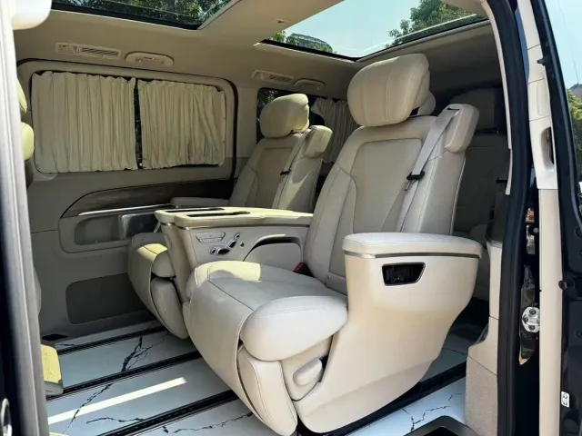 Mercedes-Benz V-Class — Фото автомобиля 10
