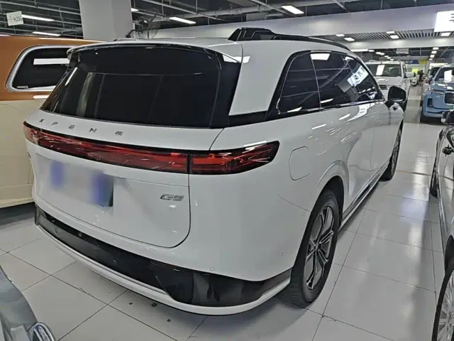 Xpeng G9 — Фото автомобиля 6