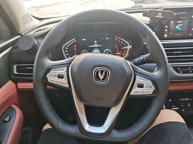 Changan CS75 — Фото автомобиля 10