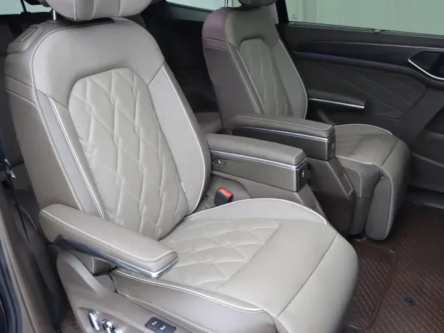 Volkswagen Viloran 2023 Facelift 380TSI Premium Edition — Фото автомобиля 12