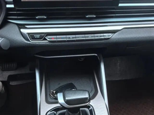 Geely Emgrand — Фото автомобиля 15