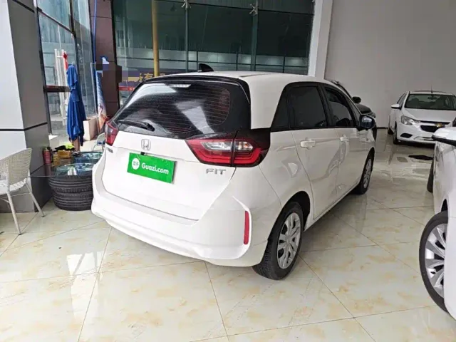 Honda Fit — Фото автомобиля 6