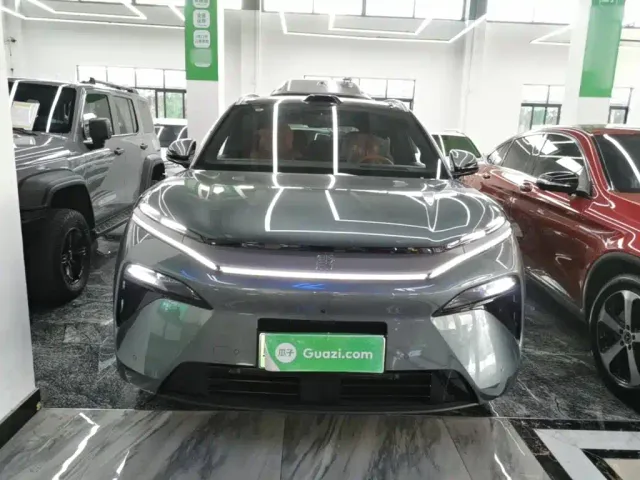BYD Tang L — Фото автомобиля 2
