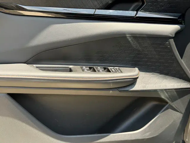 Changan Changan UNI-V 2024 1.5T Deluxe — Фото автомобиля 6