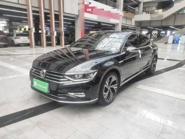Фотография автомобиля — Volkswagen Magotan
