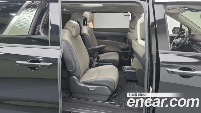 Kia Carnival Generation 4 — Фото автомобиля 11