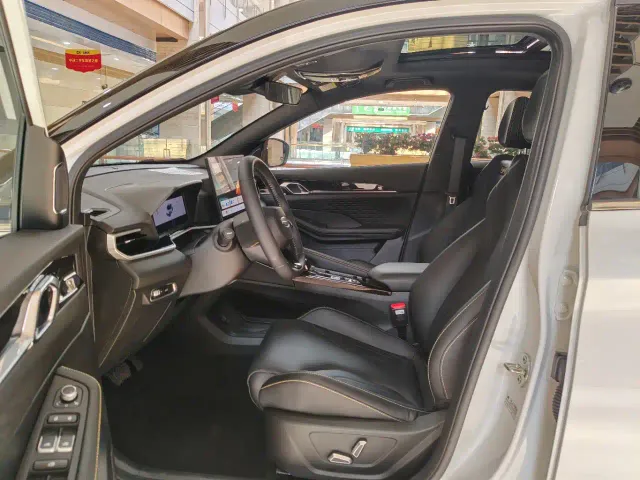 Geely Binyue — Фото автомобиля 6