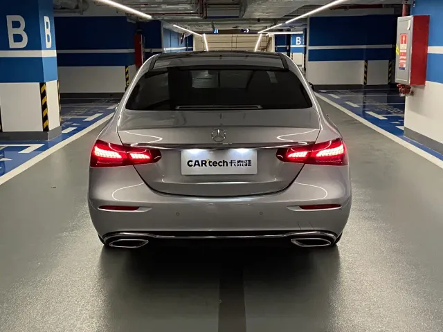 Mercedes-Benz E-Class — Фото автомобиля 5