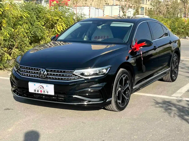 Фотография автомобиля — Volkswagen Magotan