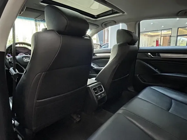Honda Accord — Фото автомобиля 13