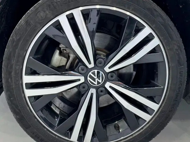 Volkswagen Touran — Фото автомобиля 24