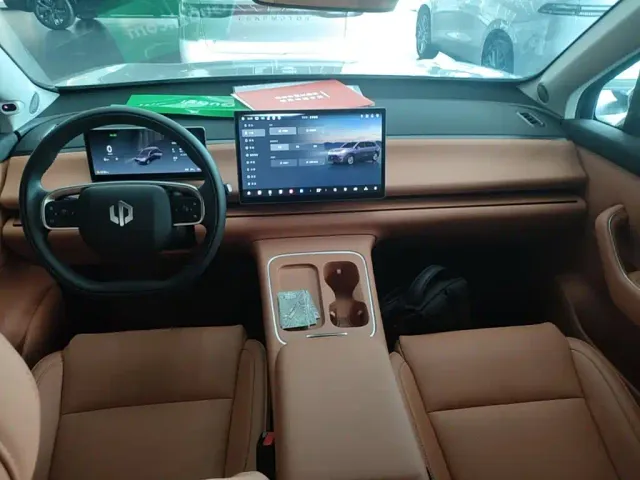 Leapmotor C10 — Фото автомобиля 9