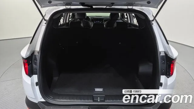 Hyundai Tucson Tucson (NX4) Бензин 1.6 турбо 2WD — Фото автомобиля 20