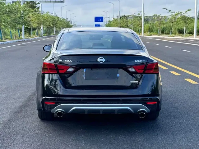Nissan Teana — Фото автомобиля 5