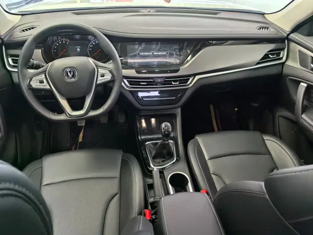 Changan Changan CS35 PLUS 2022 1.6L Manual Luxury Edition — Фото автомобиля 8