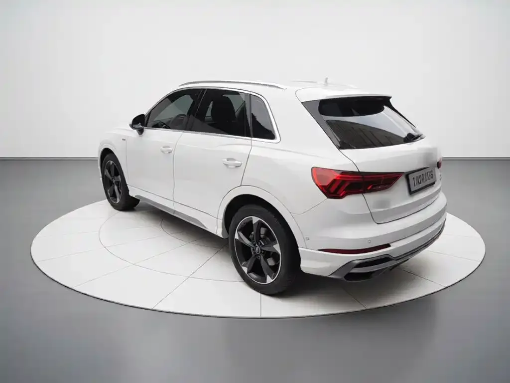 Audi Audi Q3 2022 35 TFSI Fashion Dynamic — Фото автомобиля 4