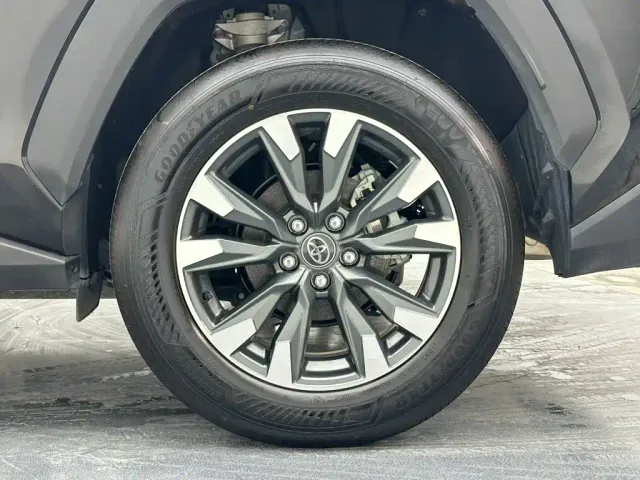 Toyota RAV4 — Фото автомобиля 30