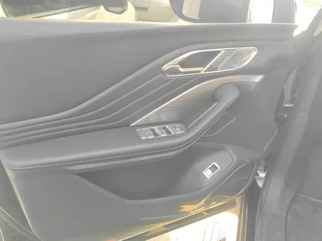 Hongqi Hongqi HS7 PHEV 2024 2.0T PHEV 2WD Flagship 7-seater — Фото автомобиля 7
