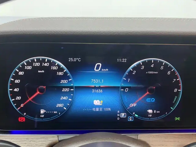 Mercedes-Benz E-Class — Фото автомобиля 15
