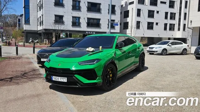 Lamborghini Urus — Фото автомобиля 4