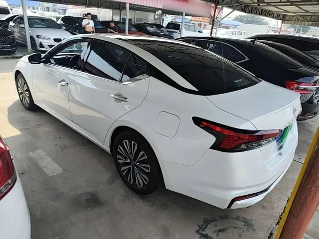 Nissan Teana — Фото автомобиля 4