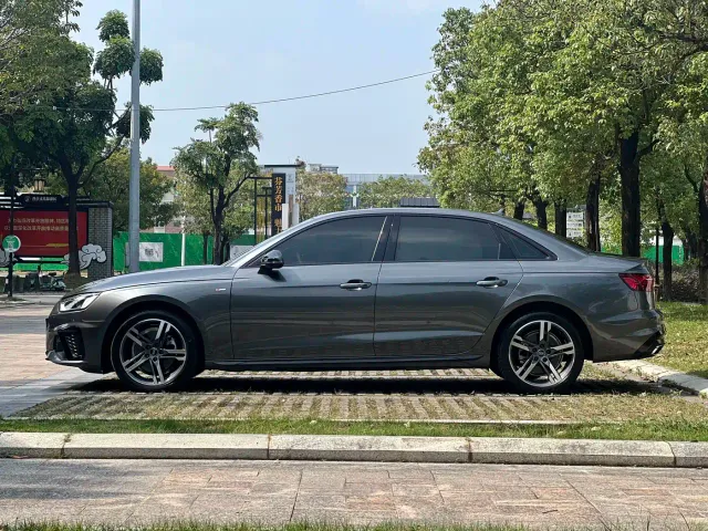Audi A4L — Фото автомобиля 3