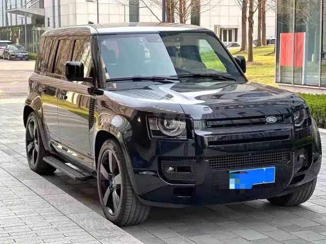 Land Rover Defender — Фото автомобиля 3