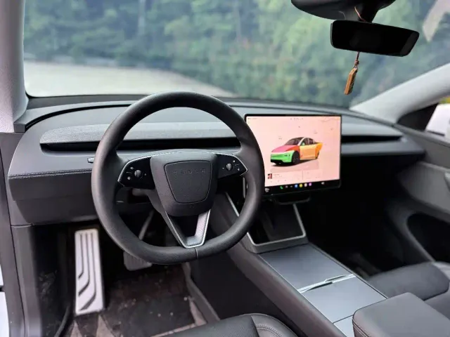 Tesla Model Y — Фото автомобиля 7