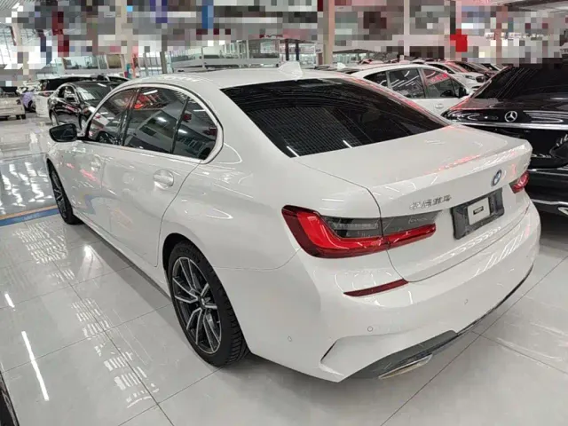 BMW 3 Series — Фото автомобиля 4
