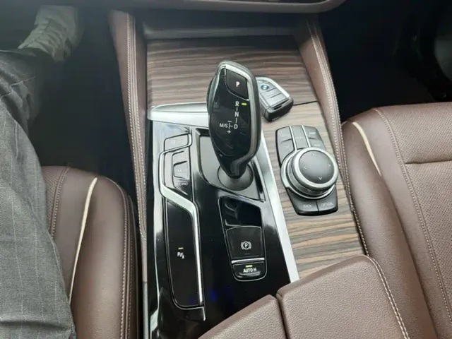 BMW 5 Series — Фото автомобиля 6