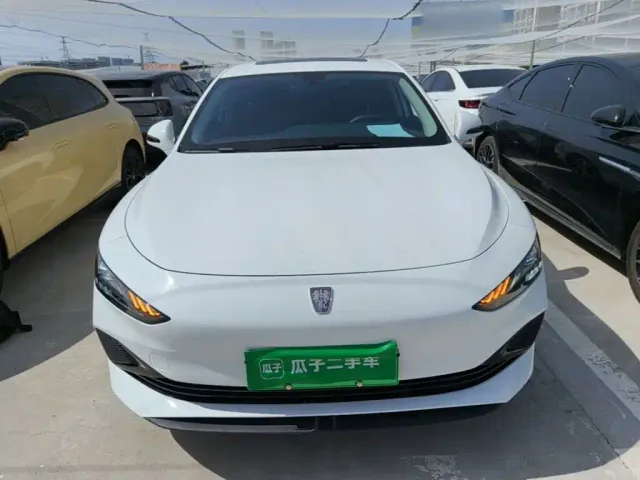 Roewe D7 — Фото автомобиля 2