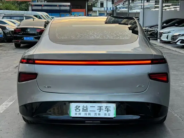 Xpeng P7 — Фото автомобиля 5