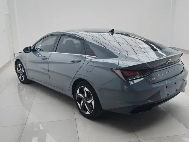 Hyundai Elantra — Фото автомобиля 6