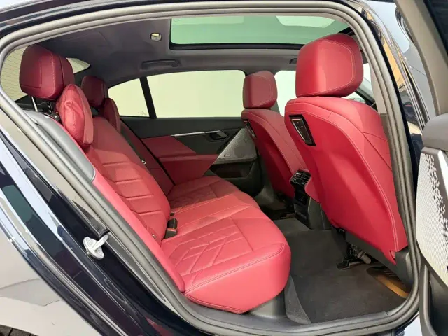 BMW BMW 5 Series 2024 525Li M Sport Package — Фото автомобиля 21